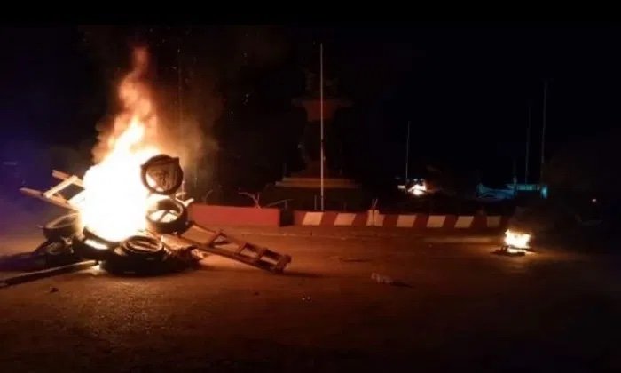  Religion:Manifestation contre l’interdiction des prières nocturnes dans des mosquées..